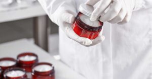 Infographic summarising Health Canada's revised fragrance allergen concentration requirements for the Cosmetic Notification Form, effective April 2026